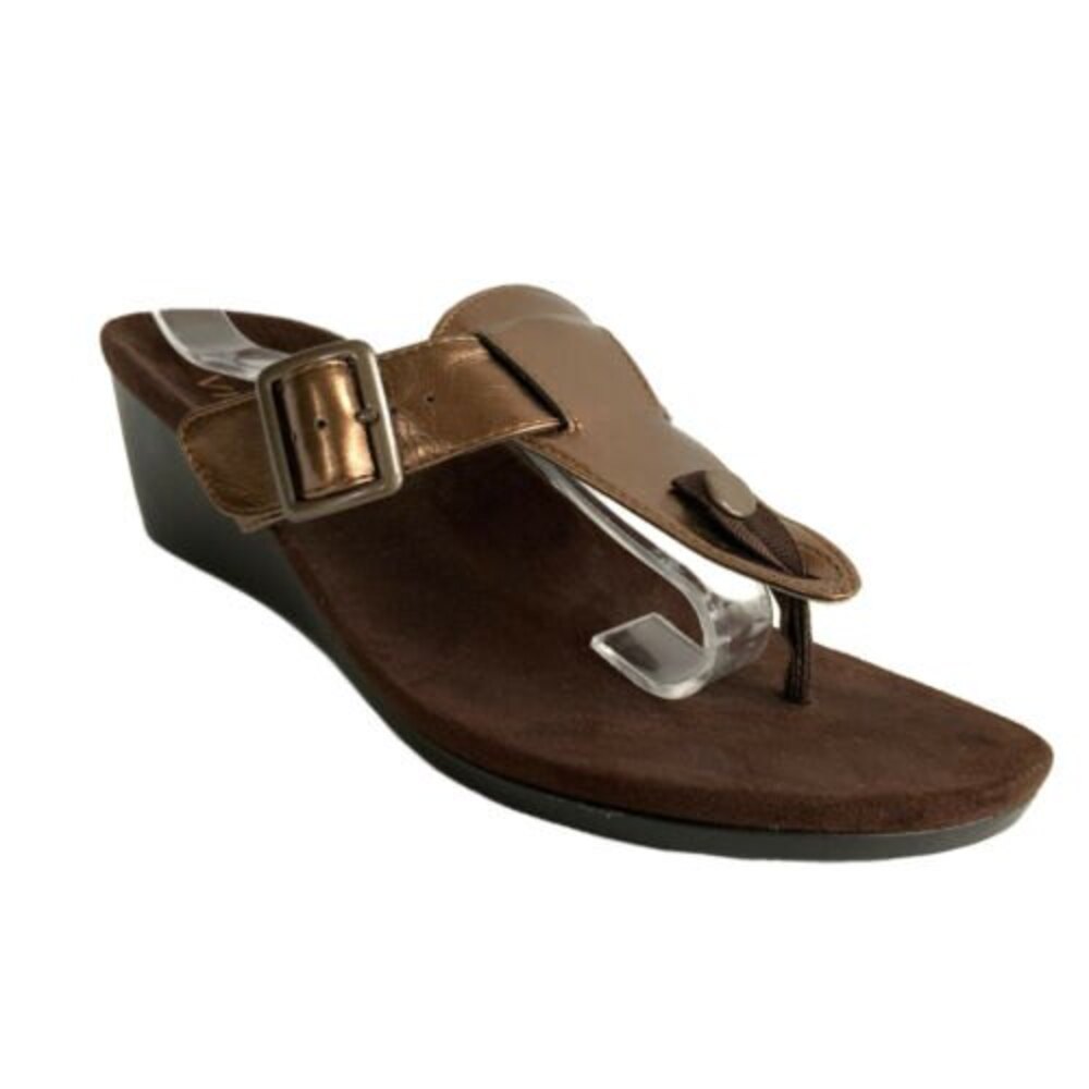 Vionic Toe-post Sandals In Ginger Brown 7